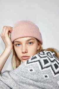 Traje Deportivo Personalizado para Mujer, Estilo Nórdico Minimalista, con Puños Acanalados de Poliéster/Algodón, Suave, para Invierno o Playa, con Bordado 3D - Product Image 4