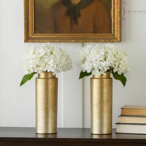 Florero Clásico de Metal para Mesa con Construcción Resistente y Diseño Elegante, Apto para Estilos Modernos, Tradicionales y de Lujo - Product Image 3