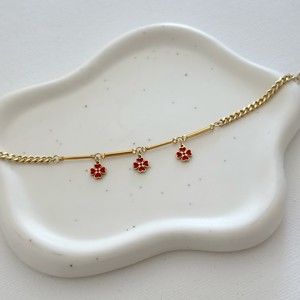 สร้อยสแตนเลสชุบทองทันสมัยสำหรับสร้อยข้อมือกำไลข้อมือสไตล์เกลียวกำไลข้อมือพร้อมจี้รูปใบโคลเวอร์สีแดงสร้อยข้อมือลูกปัดแฟชั่น - Product Image 2