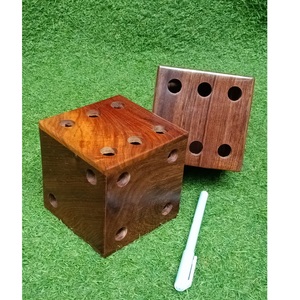 Porte-stylo en bois fait à la main porte-stylo personnalisé de qualité supérieure pour le bureau porte-stylo en bois en forme de dés en bois d'acacia - Product Image 1