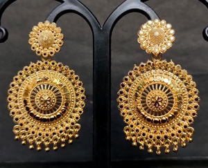 ชุดต่างหูพร้อมดีไซน์แบบดั้งเดิม22CT ต่างหูชุบทองแบบ Jhumka เครื่องประดับสำหรับผู้หญิงที่สวมใส่โดยผู้ส่งออก - Product Image 3