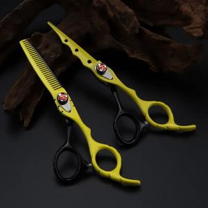 Ciseaux de coiffure personnalisés nouveau design Ciseaux de coiffeur professionnels de qualité supérieure en acier inoxydable pur avec prise souple et confortable - Product Image 1