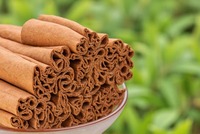 Épice à base de cannelle pure très demandée pour la cuisine à domicile, les produits de boulangerie, les remèdes à base de plantes disponibles pour l'exportation