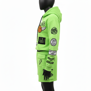 Conjunto de sudaderas con capucha y pantalones cortos tipo cargo de algodón y poliéster de 320 GSM para mujer, color verde neón, ropa deportiva con impresión de logotipo personalizado para mujer - Product Image 5