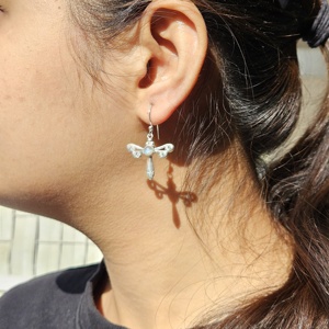 Pendiente de plata con piedra lunar de mariposa, pendiente de plata ligero, pendiente de plata asequible - Product Image 4