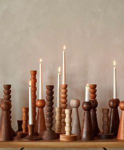 Bougeoir en bois tourné à la main avec vernis naturel adapté à la décoration de la ferme et aux styles d'intérieur traditionnels - Product Image 6