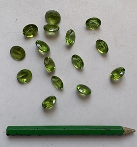 Peridoto Natural Corte Ovalado 12x10mm Piedras Sueltas-IN Origin - Product Image 1