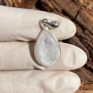 Pendentif délicat en pierre de lune, fait main, en argent sterling 925, pierre précieuse unique, élégant, bijou de mode, cadeau pour femmes et hommes - Product Image 5