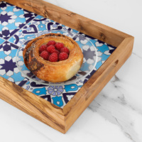 Plateau de service rectangulaire tendance en céramique ArtisRaw personnalisable avec logo sur mesure, en bois d'olivier, 12,59x8,66 pouces, chic pour table basse ou ottoman