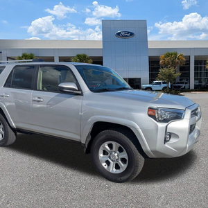 Toyota 4Runner SR5 4dr SUV 2024 Usado en Buen Estado, Poco Uso - Product Image 1