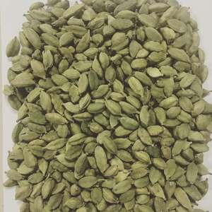 Cardamome verte d'Allepéy, Inde, épice fraîche séchée, épice unique avec traitement brut, emballée avec du poivre noir - Product Image 6