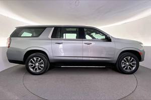 SUV Usado de Bajo Kilometraje, Configuración de Cinco Asientos, Caja de Cambios Automática, Interior y Exterior Impecables, Volante a la Izquierda, Asientos de Cuero R17, Techo Panorámico - Product Image 6