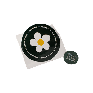 Autocollants en vinyle brillant résistant aux UV découpés à la forme personnalisés pour casques de chantier, casques de moto, vélos, équipement de plein air 100 pièces - Product Image 2