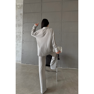 Conjunto Brillante Plateado para Mujer - Camisa y Pantalones - Product Image 5