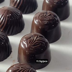 Chocolate compuesto en forma de flor perfecto para regalar y ocasiones festivas - Product Image 4