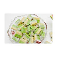 100% bonbons mous à la noix de coco naturelle/bonbons en forme de cube avec différentes saveurs comme la feuille de pandan, l'arachide, le durian