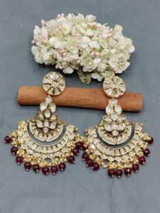 Pendientes de Araña Clásicos Tiyaani Kundan D2 SKU-5266, Latón Chapado en Oro con Forma de Flor de Rubí para Bodas - Product Image 3