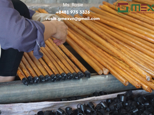 Bâtons de bois d'usine en gros bâtons de manche de balai bruts et enduits de PVC 100% bâton de vadrouille d'eucalyptus - Product Image 4