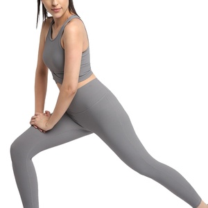 Ensemble de yoga tendance léger et respirant pour femmes pour l'entraînement et le fitness Ensemble de yoga à motif solide de longueur régulière chez Nurak - Product Image 4