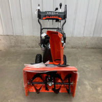Souffleuse à neige en vente, souffleuse à neige à essence 13HP, 337cc, souffleuse à neige à deux étages, état parfait, 11 heures d'utilisation !