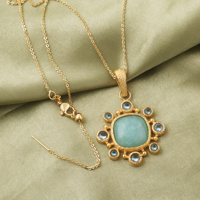 Collier déclaration mode femme amazonite naturelle avec pendentif quartz bleu suisse collier chaîne en métal texturé plaqué or 18 carats