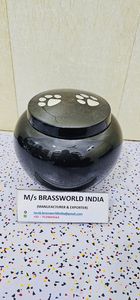 โลงศพสัตว์เลี้ยงขายดีจากอินเดีย โถเผาศพสัตว์เลี้ยง และโถโลหะสำหรับเก็บอัฐิสัตว์เลี้ยง แมว สุนัข โถรักุสำหรับเก็บอัฐิสัตว์เลี้ยง พร้อมรอยเท้าสีทอง - Product Image 6