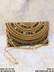 Pochette de soirée à chaîne brodée de créateur Sac à main de luxe chic et ethnique pour mariages et célébrations culturelles Fait à la main - Product Image 2