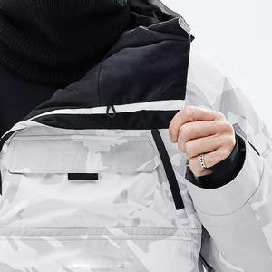 Veste de ski 3-en-1 pour hommes, imperméable, coupe-vent, isolée, doublure amovible, fonctionnelle et élégante pour toutes les conditions. - Product Image 6