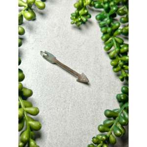 Colgante de Plata de Ley con Ópalo de Joe Martinez, Diseño de Gota de Agua Religiosa, Incrustaciones de Diamantes y Perlas, Engaste de Bisel Plateado, Regalo Religioso - Product Image 5