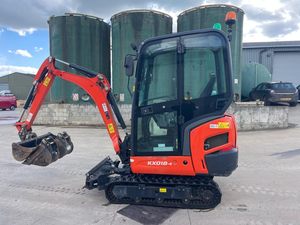 Mini-excavatrice sur chenilles Kubota KX018-4 à prix avantageux, machine de construction compacte pour travaux agricoles et de chantier - Product Image 1