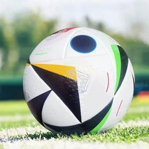 Balón de Fútbol Clásico, Duradero y Ligero para Entrenamiento Deportivo, Tamaño 5, Logotipo Personalizado, Material de PU, Unión Térmica - Product Image 4