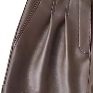 Pantalones cortos informales de cuero para mujer, precio al por mayor, para uso en exteriores, con logotipo personalizado, pantalones cortos de cuero ligeros de gran tamaño para mujer - Product Image 4