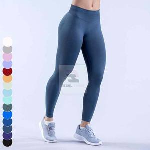 Pantalon de fitness pour femmes avec logo personnalisé, leggings de yoga tricotés confortables avec logo à la taille, méthode de tissage tissé - Product Image 4