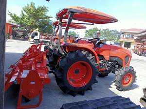 Pour Kubota L4018 tracteur à roues avec moteur 40HP 50HP 70HP puissance nominale nouveau roulement 40HP moteur 50HP 70HP prix de la pompe - Product Image 4
