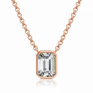 Collar con Colgante de Moissanita con Corte Esmeralda y Engaste de Bisel Personalizado para Mujer, Moderno, de Plata 925, Regalo para Fiesta de Bodas - Product Image 3