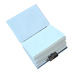 Diario de tapa dura con estampado de la Torre Eiffel, con cierre de metal y páginas blancas sin rayas, 7 pulgadas x 5 pulgadas - Product Image 4