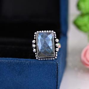 Joyería de piedras preciosas de labradorita para mujer, anillo de estilo bohemio de plata, joyería de plata de ley 925, anillo hecho a mano de tendencia, Regalo para mamá - Product Image 4