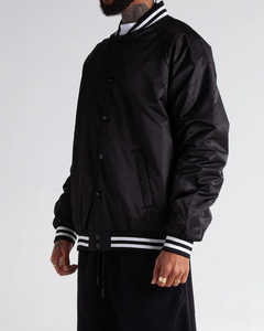 Veste universitaire d'hiver pour homme sur mesure, col montant, logo frontal, coupe-vent, qualité supérieure, design OEM pour les marques et les magasins de streetwear - Product Image 4