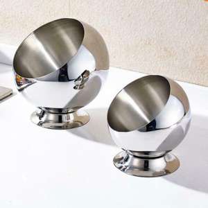 Tazones de servicio de acero inoxidable de aspecto de tendencia perfectos para un tazón de servicio de diseño rústico o moderno y moderno a la venta - Product Image 1