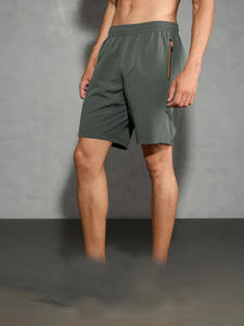 Pantalones cortos de malla personalizados para hombre, pantalones cortos de gimnasio de secado rápido con bolsillos, ropa deportiva transpirable, fabricante OEM para uso en la calle de verano - Product Image 4