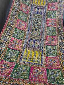 Ventes chaudes Cardigan en viscose personnalisé Couleur unie Hiver Chaud Châle pour femmes Cachemire Impression à la main Vente en gros Style afghan - Product Image 3