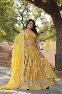 Dernier Designer Pure Viscose Jacquard Avec Paillettes Brodées travail Lehenga Choli By Fab Zone - Product Image 3