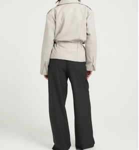 Nouveau design Veste en cuir légère de qualité supérieure pour femmes OEM personnalisé - Product Image 5