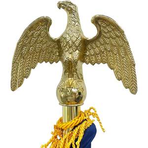 ชุดเสาธงไม้โอ๊คขนาด 8 ฟุต พร้อมหัวนกอินทรีสีทอง ธงสามเหลี่ยมขนาด 3x5 ฟุต ชุดเสาธงตกแต่งภายในอาคาร - Product Image 6