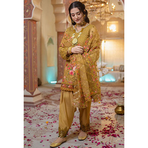 Conjunto de 3 Piezas de Diseño Tradicional, Shalwar Kameez y Estola de Jacquard para Mujer, para la Temporada de Invierno - Product Image 2