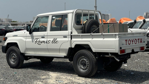Toyota Land Cruiser 79 Pickup Double Cabine 4.2L Diesel V6 Automatique 2024 d'occasion, premier propriétaire, conduite à gauche - Product Image 3