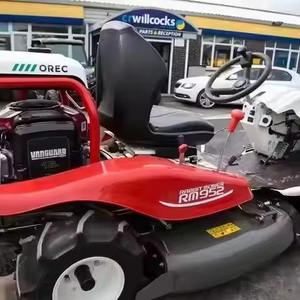 Tondeuse autoportée 4x4 à essence avec siège, volant et pneus larges pour tonte de sentiers - Product Image 3