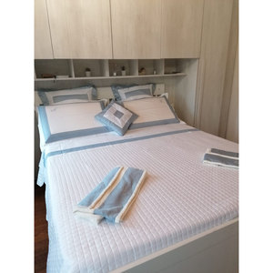 Set Letto Matrimoniale in Raso 4 Pezzi con Design Floreale Ricamato 300TC Biancheria da Letto Premium Moderna - Product Image 4