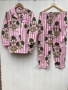 Conjunto de pijama de algodón hecho a mano con estampado indio, estampado floral a mano, traje de noche indio, precio al por mayor, regalo para ella - Product Image 1