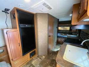 Starcraft L-a-n-c-h U-l-t-r-a L-i-t-e 22BUD d'occasion de 2016 prêt à être vendu - Product Image 4